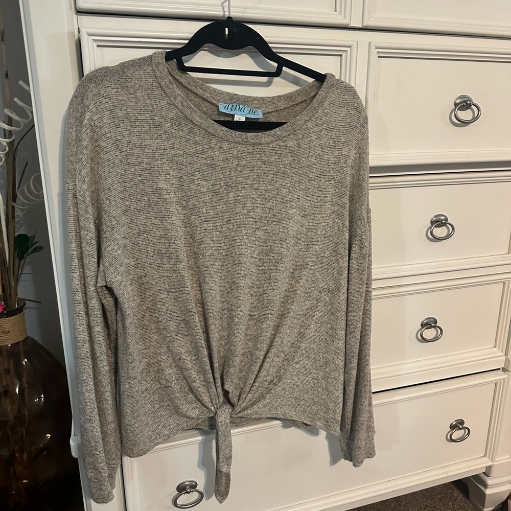 Sweater blouse with front tie